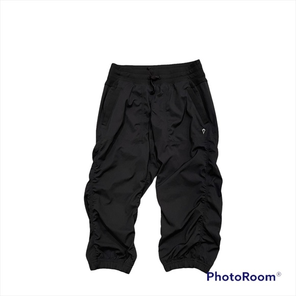 Ivivva by Lululemon Girls capri pants 14 Ruched Capri Pants activewear Preowned - Picture 6 of 6